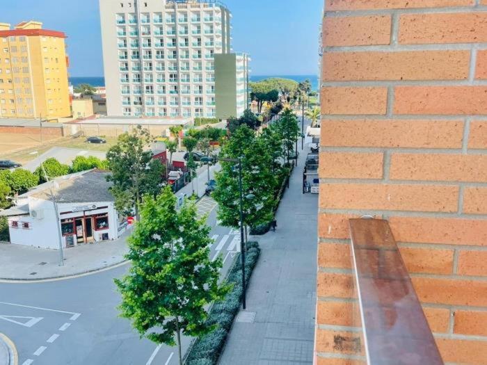 Reconnectar Malgrat De Mar Colom I Apartment Bagian luar foto